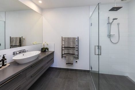 Photo of property in 2 Maurice Knowles Lane, Cashmere, Christchurch, 8022