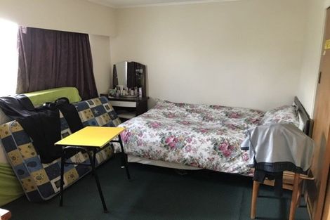 Photo of property in 1/16 Anne Road, Hillcrest, Auckland, 0627