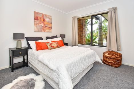 Photo of property in 7 Crannich Place, Wattle Downs, Auckland, 2103