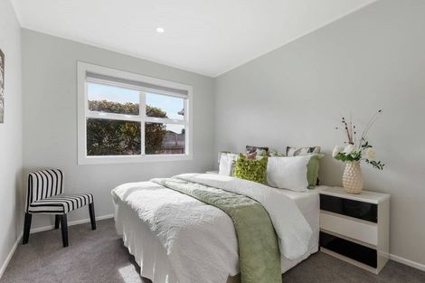 Photo of property in 48 Dale Crescent, Pakuranga, Auckland, 2010