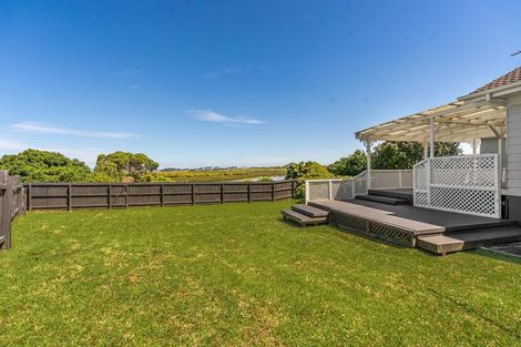 Photo of property in 12 Pureora Place, Clendon Park, Auckland, 2103