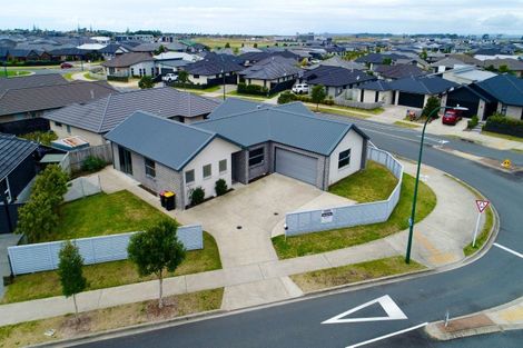 Photo of property in 2 Cupples Street, Papamoa Beach, Papamoa, 3118