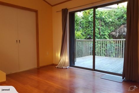 Photo of property in 1/17 Sandown Road, Rothesay Bay, Auckland, 0630