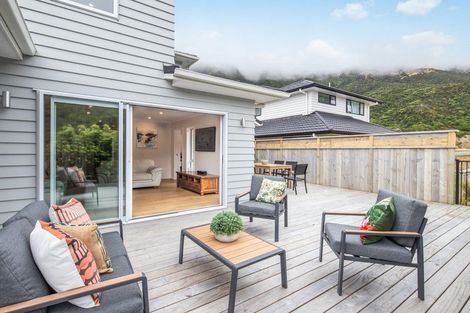 Photo of property in 3 Riroriro Close, Crofton Downs, Wellington, 6035