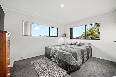 Photo of property in 2/7 Duke Street, Papakura, 2110