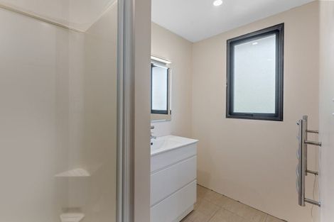 Photo of property in 10 Robert Grove, Paraparaumu, 5032