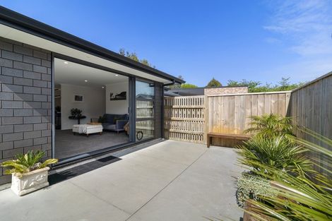 Photo of property in 5 Mackillop Way, Brooklands, New Plymouth, 4310