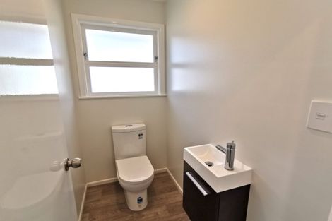 Photo of property in 2/31 Beaubank Road, Kelston, Auckland, 0602