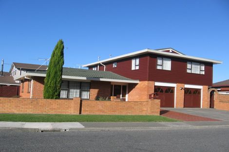Photo of property in 14 Burbank Crescent, Churton Park, Wellington, 6037