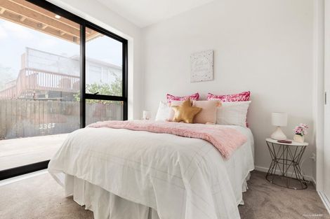 Photo of property in 53a Taikata Road, Te Atatu Peninsula, Auckland, 0610