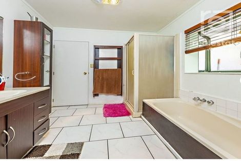 Photo of property in 4 Bernina Place, Weymouth, Auckland, 2103