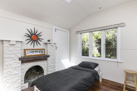 Photo of property in 11 Mcintyre Avenue, Mount Victoria, Wellington, 6011