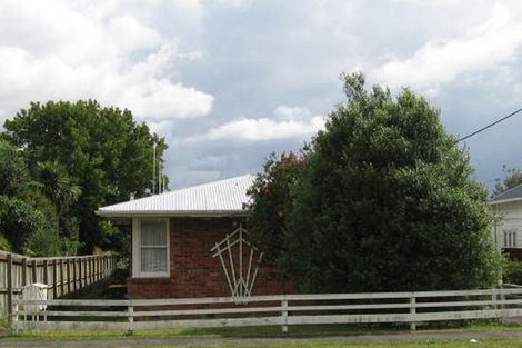 Photo of property in 105 Titirangi Road, New Lynn, Auckland, 0600