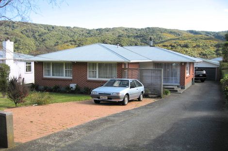 Photo of property in 44 Coast Road, Wainuiomata, Lower Hutt, 5014
