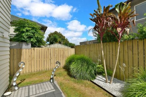 Photo of property in 53a Walton Street, Red Beach, 0932