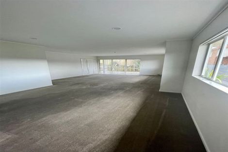 Photo of property in 9 Birchlea Rise, Goodwood Heights, Auckland, 2105