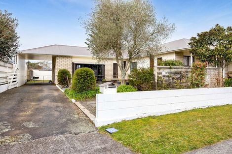 Photo of property in 35 Brown Street, Inglewood, 4330