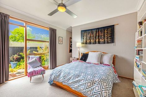 Photo of property in 38 Winston Avenue, Hokowhitu, Palmerston North, 4410