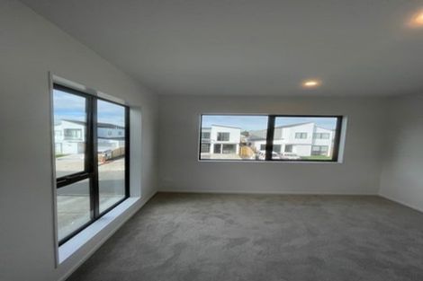 Photo of property in 106 Bellbird Street, Papakura, 2110