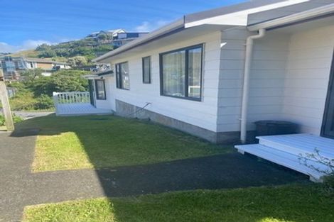 Photo of property in 2 Dennis Way, Island Bay, Wellington, 6023