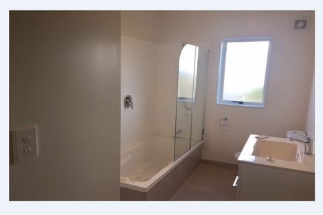 Photo of property in 165 Keri Vista Rise, Papakura, 2110