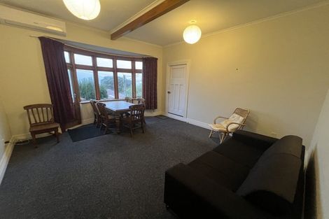 Photo of property in 27 Shannon Street, Mount Victoria, Wellington, 6011