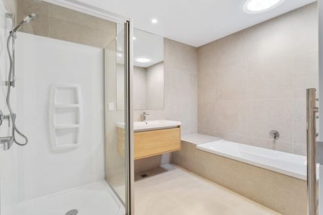 Photo of property in 4 Aquamarine Road, Rosehill, Papakura, 2113