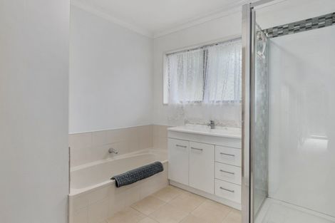 Photo of property in 74 Harbour View Road, Omokoroa, 3114