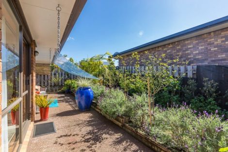 Photo of property in 2 Carver Close, Kerikeri, 0230