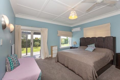 Photo of property in 37 Allan Road, Burgess Park, New Plymouth, 4371