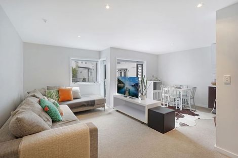 Photo of property in 23/2 Western Springs Road, Morningside, Auckland, 1021
