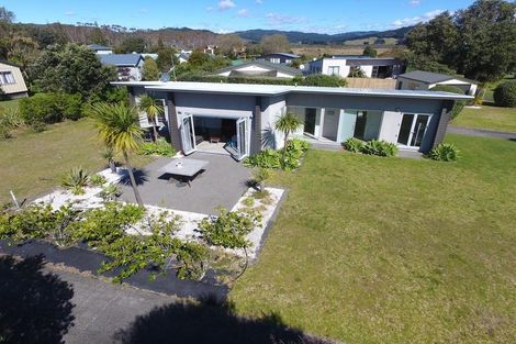 Photo of property in 113 Titoki Place, Matarangi, Whitianga, 3592