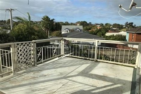 Photo of property in 7 Corunna Road, Milford, Auckland, 0620