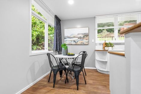 Photo of property in 15 Elmslie Road, Pinehaven, Upper Hutt, 5019