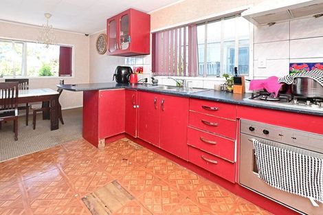 Photo of property in 5 Bundena Place, Clendon Park, Auckland, 2103