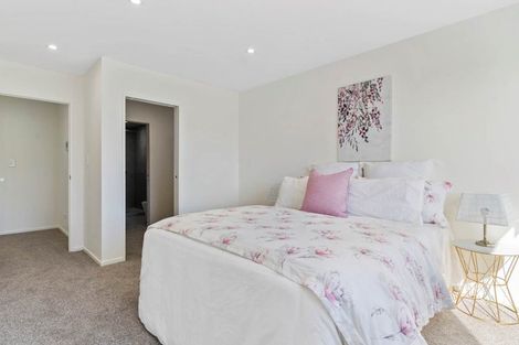 Photo of property in 4b Hazards Road, Weymouth, Auckland, 2103