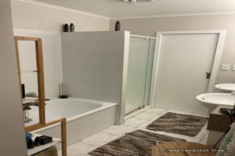 Photo of property in 27 Ngaiwi Street, Orakei, Auckland, 1071