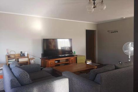 Photo of property in 2/66 Aviemore Drive, Highland Park, Auckland, 2010
