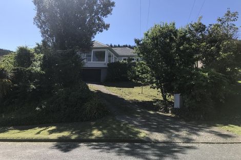 Photo of property in 26 Kiwi Crescent, Tawa, Wellington, 5028