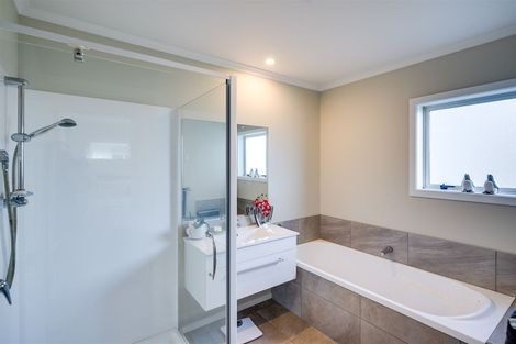 Photo of property in 4 Waitaha Place, Clive, 4102