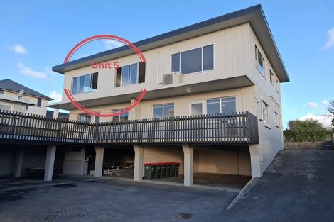 Photo of property in 33 Fulford Street, New Plymouth, 4310