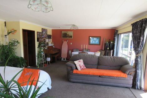 Photo of property in 17 Ngahue Crescent, Carters Beach, Westport, 7825