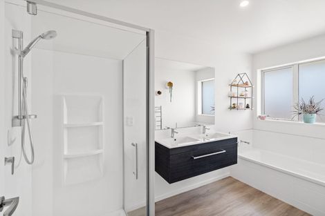 Photo of property in 16 Burnham School Road, Rolleston, 7614