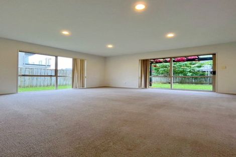 Photo of property in 15 Merlot Way, Te Atatu South, Auckland, 0610