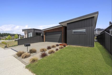 Photo of property in 30 Dunn Street, Lake Hawea, 9382