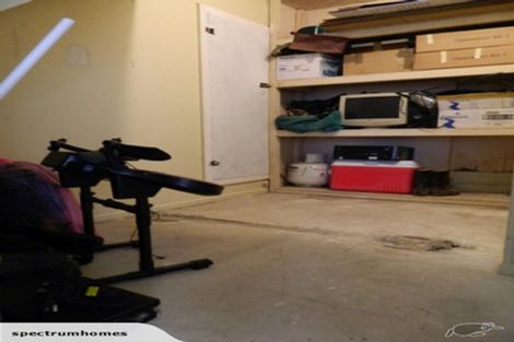 Photo of property in 3 Merritt Way, Newlands, Wellington, 6037