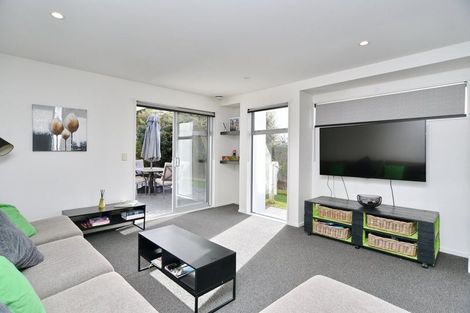 Photo of property in 1 Rue De La Mare, Parklands, Christchurch, 8083