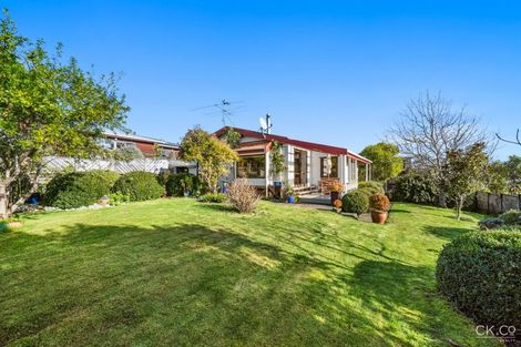 Photo of property in 5 Seymour Grove, Kingsley Heights, Upper Hutt, 5018