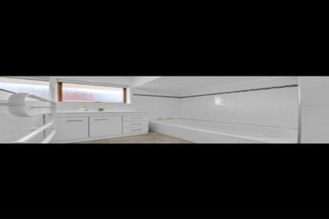 Photo of property in 1/16 Archmillen Avenue, Pakuranga Heights, Auckland, 2010