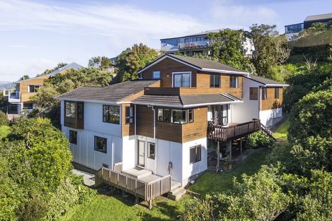 Photo of property in 16 Ramphal Terrace, Khandallah, Wellington, 6035